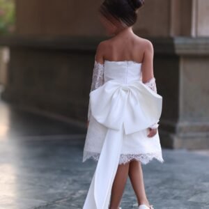 Alternative view of Lace dress 👗